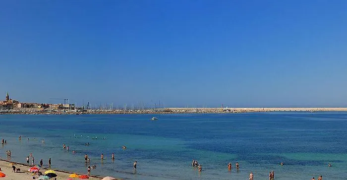 Hotel Casa Per Ferie Vel Mari 3*